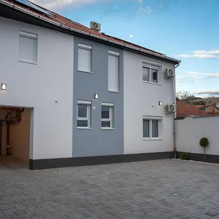 Var Apartman Эгер